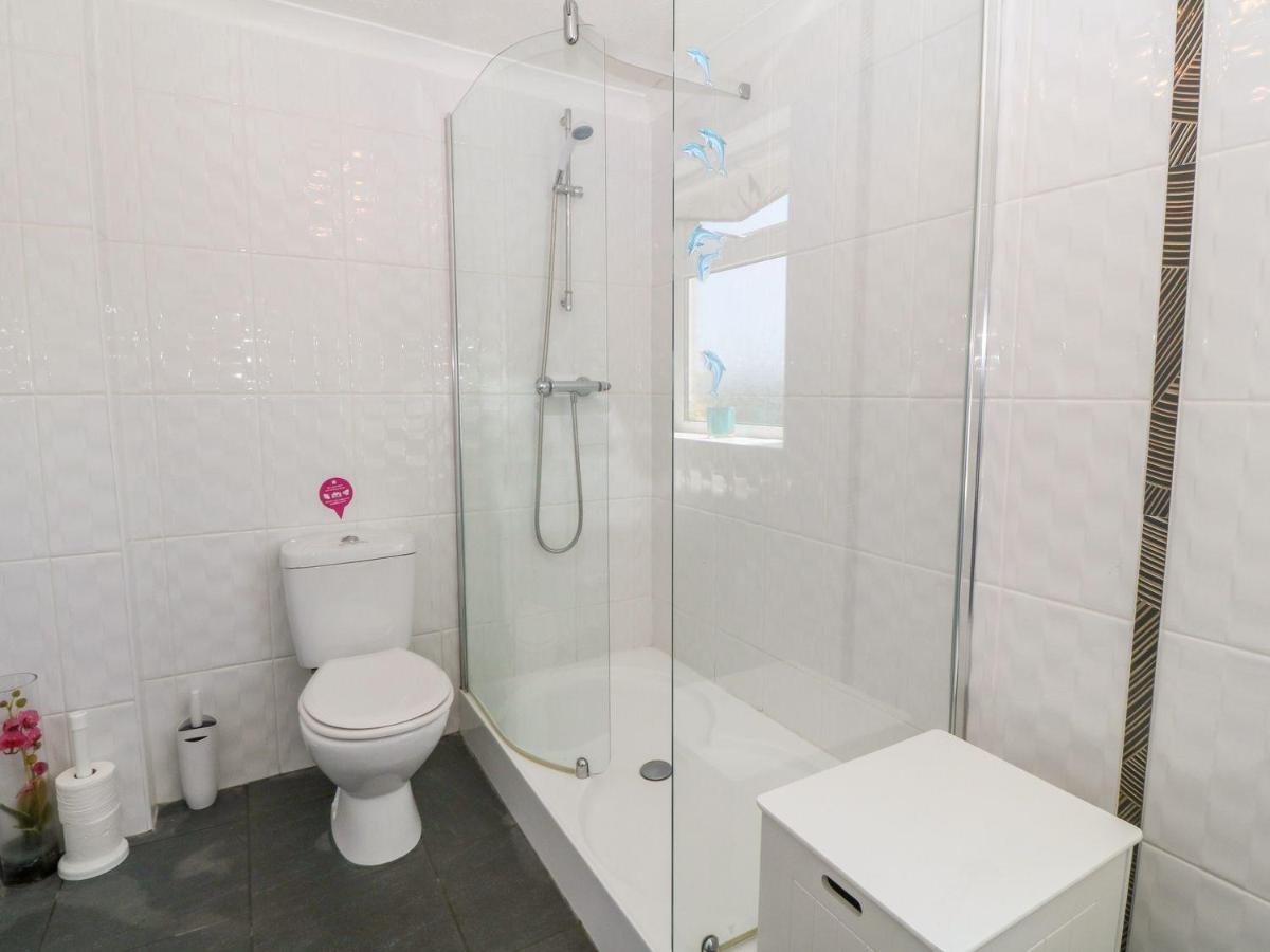 Charming 2 Bed House Near Rhoscolyn Discounts For Villa โฮลีเฮด ภายนอก รูปภาพ