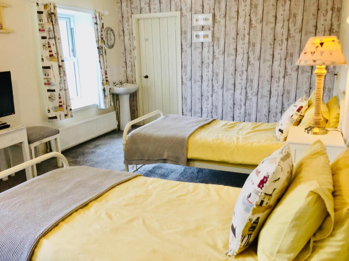 Charming 2 Bed House Near Rhoscolyn Discounts For Villa โฮลีเฮด ภายนอก รูปภาพ